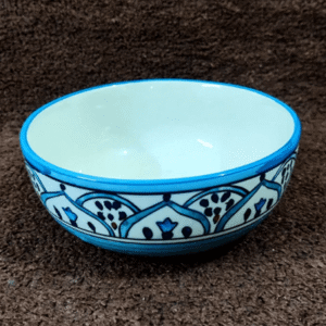 Donga without lid in Mughal art